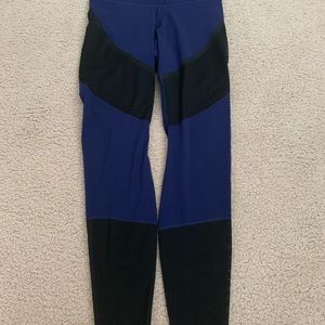 Nike high waisted leggings. Small. EUC